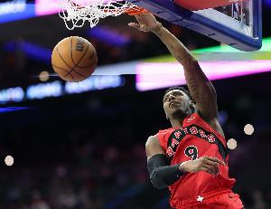 机会来的太突然！巴雷特0.7秒压哨空篮上飞